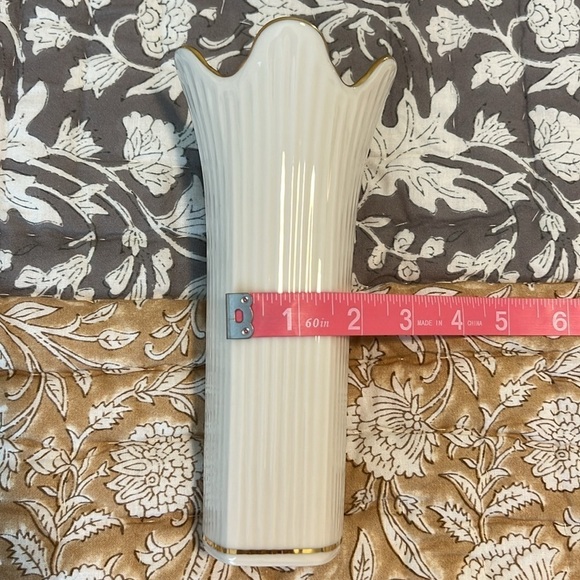 Vintage Ivory Lenox Meridian Collection Vase Scalloped Gold Trim Rigged - Picture 5 of 7
